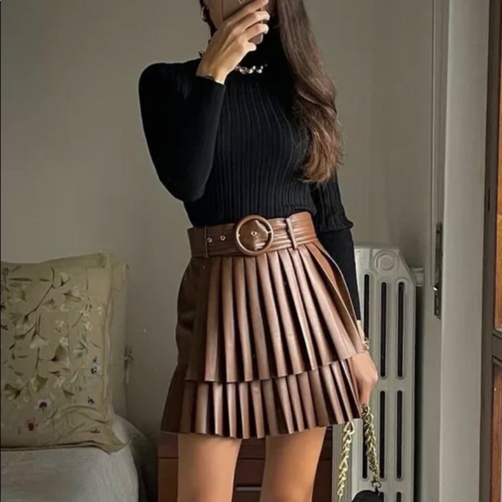 ZARA SKIRT FAUX LEATHER PLEATED HIGH WAISTED MINI BELTED ZIP NWT MEDIUM